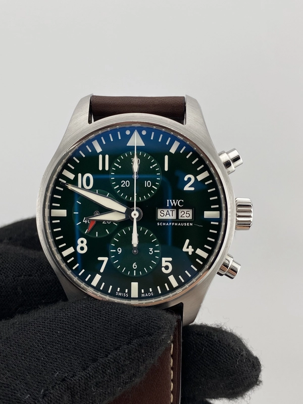 Iwc Pilot's Watch Chronograph Edition Racing Green Dial on Leather Ref. IW377726 Complete 2019 view 2