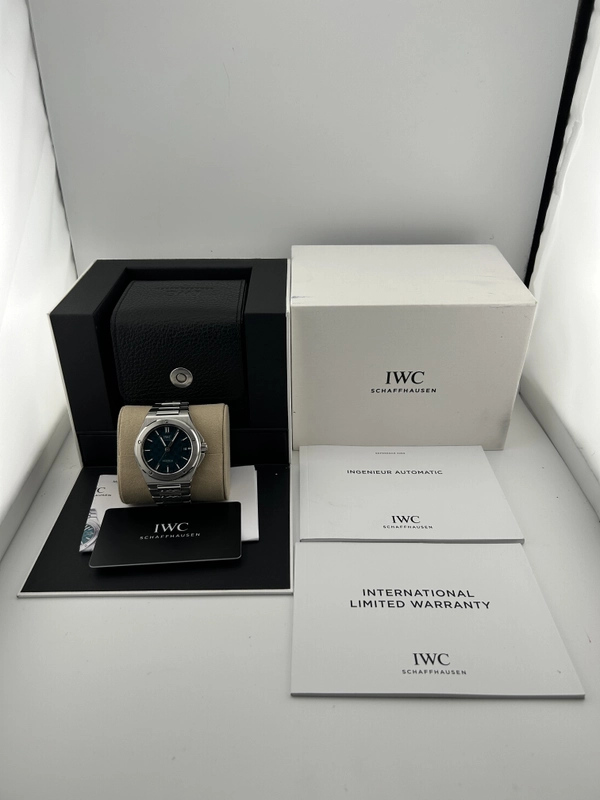 Iwc Ingenieur Automatic Aqua Dial on Stainless Steel Bracelet Ref. IW328903 Complete 2026 view 7