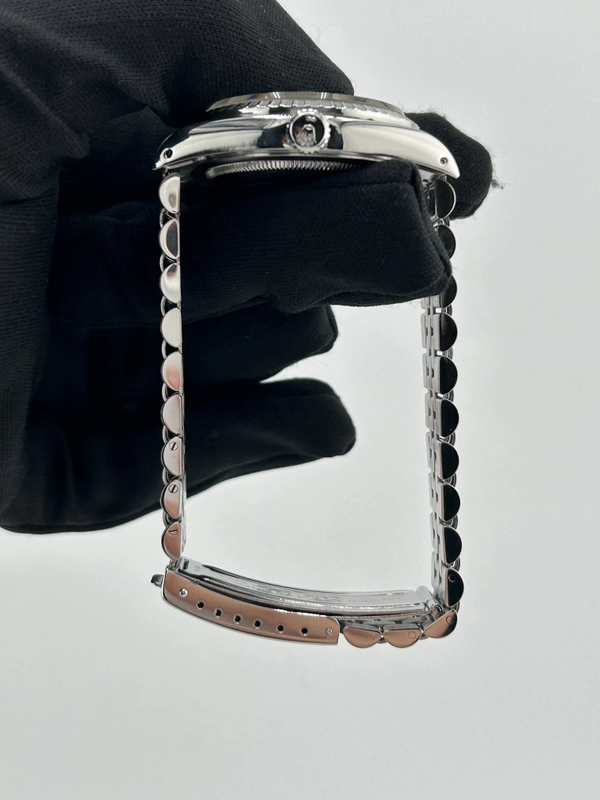 Rolex Datejust Silver Stick Dial on Jubilee D Link Bracelet Ref. 16220 1992 view 6