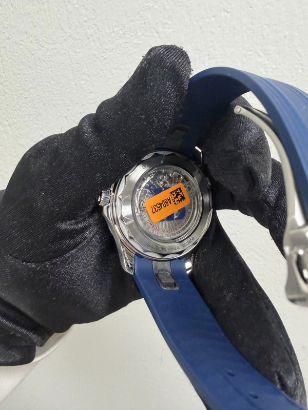 Omega Seamaster Diver 300M White Dial on Rubber Strap Ref. 210.32.42.20.04.002 Card view 3