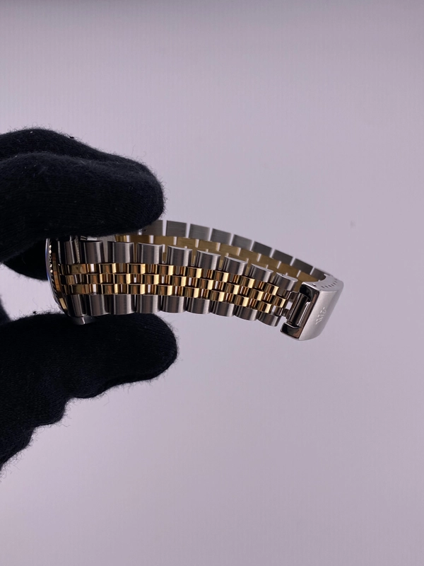 Rolex Datejust 31 Champagne Stick Dial on Jubilee Ref. 68273 view 5