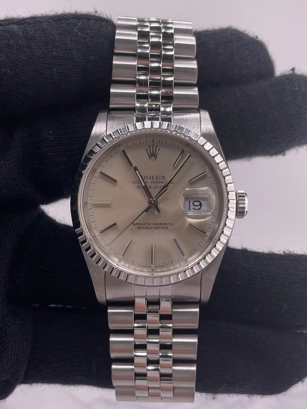 Rolex Datejust Silver Stick Dial on Jubilee Ref. 16030 1991 view 2