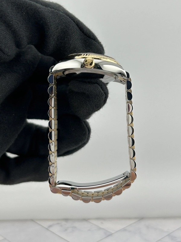 Rolex Datejust Champagne Index Dial on D Link Jubilee Bracelet Ref. 278273 Complete 2026 view 6
