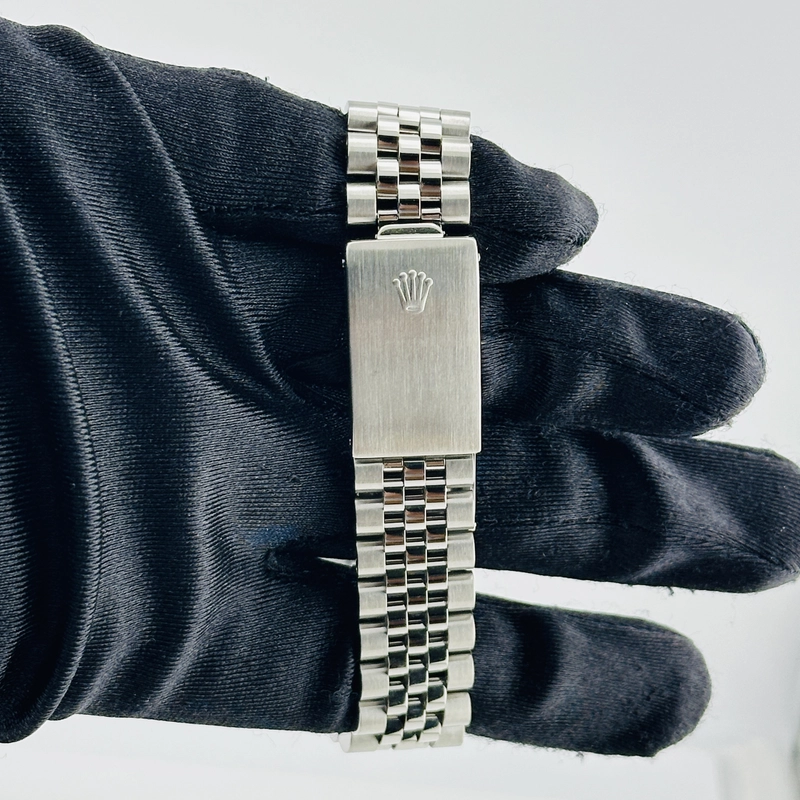Rolex Datejust Silver Stick Dial on D Link Jubilee Bracelet Ref. 16220 1988 view 4