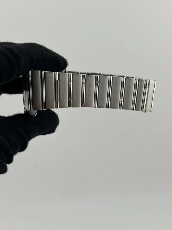 Omega Constellation Black Dial on Stainless Steel Bracelet Ref. 1502.40 view 5
