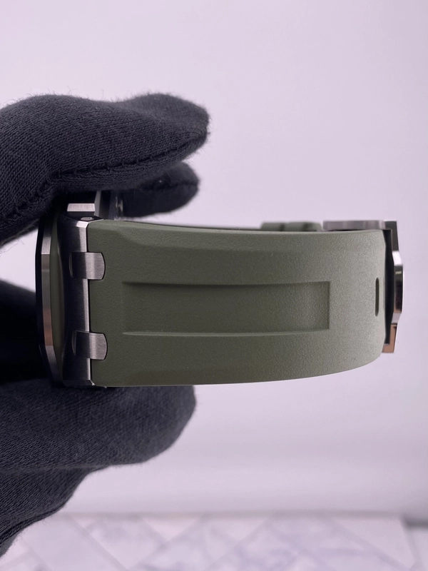 Audemars Piguet Offshore Diver Green Dial on Bracelet Ref. 15720ST.OO.A052CA.01 Card Open Date view 5