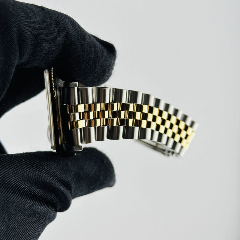 Rolex Datejust Champagne Diamond Factory Dial on D Link Jubilee Bracelet Ref. 16233G Papers 1995 view 5