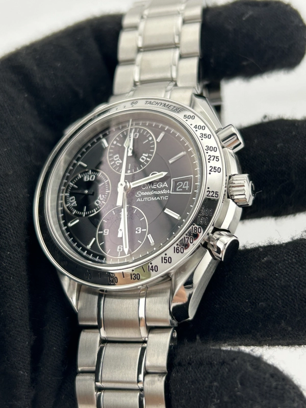 Omega Speedmaster Black Dial on Stainless Steel Bracelet Ref. 3513.5 Card 2000 view 3