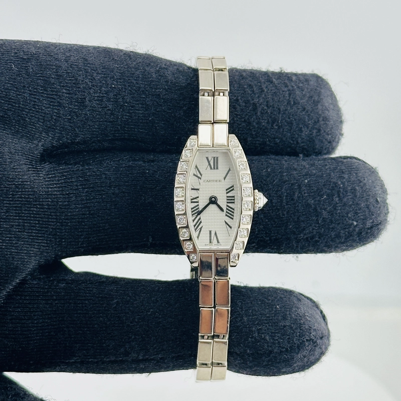 Cartier Tonneau Silver Roman Dial on Wg Ref. 2545 view 2