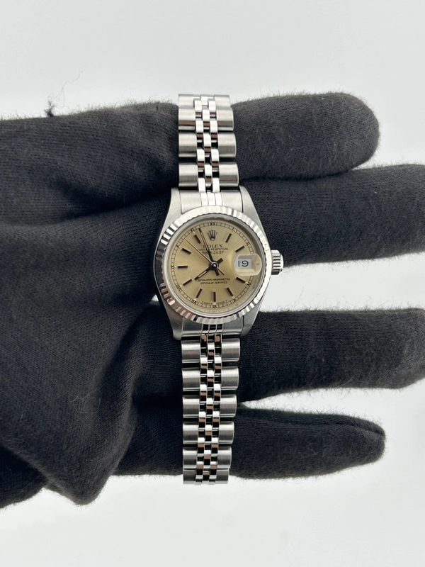 Rolex Datejust Lady Champagne Stick Dial on Jubilee Ref. 69174 Papers 1994 view 2