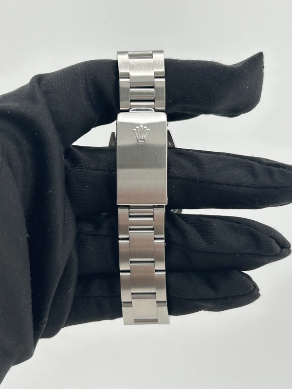 Rolex Oyster Perpetual Black Dial on Oyster Ref. 77080 Papers 2003 view 4