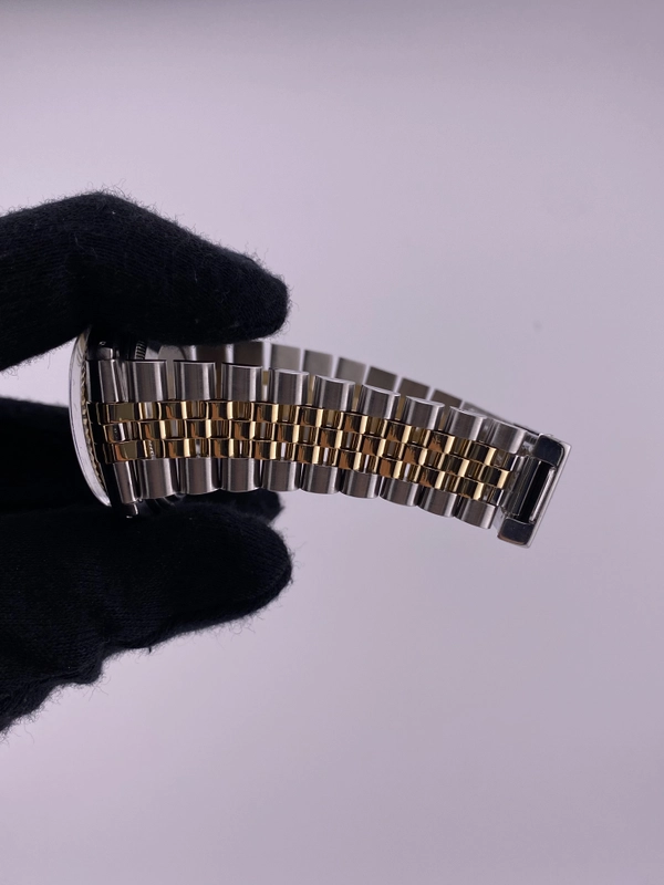 Rolex Datejust 36 Champagne Linen Stick Dial on Jubilee Ref. 16013 view 5