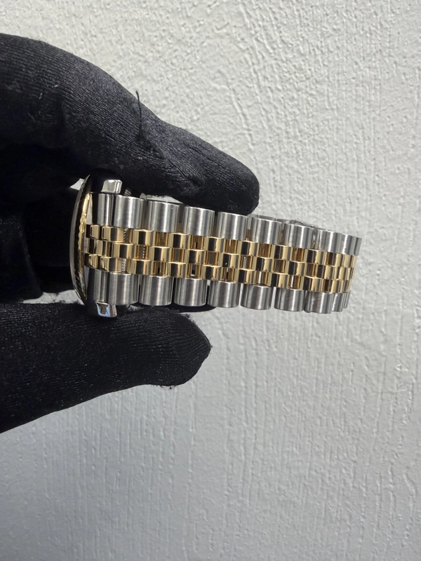 Rolex Datejust Gold Anniversary Diamond Dial Dial on Jubilee Ref. 116233 Card 2008 view 4