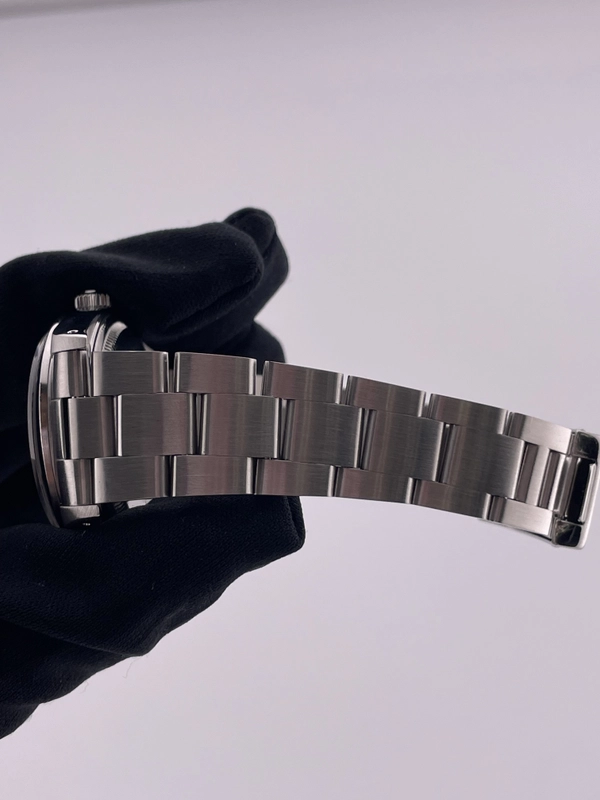Rolex Air-King Silver Stick Dial on Oyster Bracelet Ref. 14000 1990 view 5
