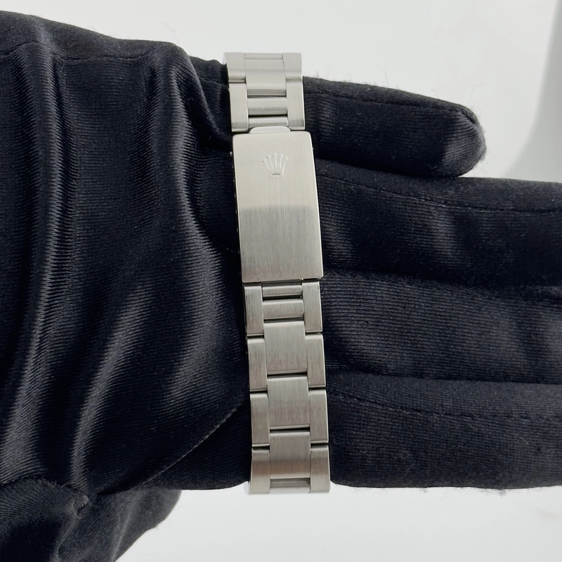 Rolex Oyster Perpetual Date Champagne Dial on Oyster Bracelet Ref. 15000 Papers 1988 view 3