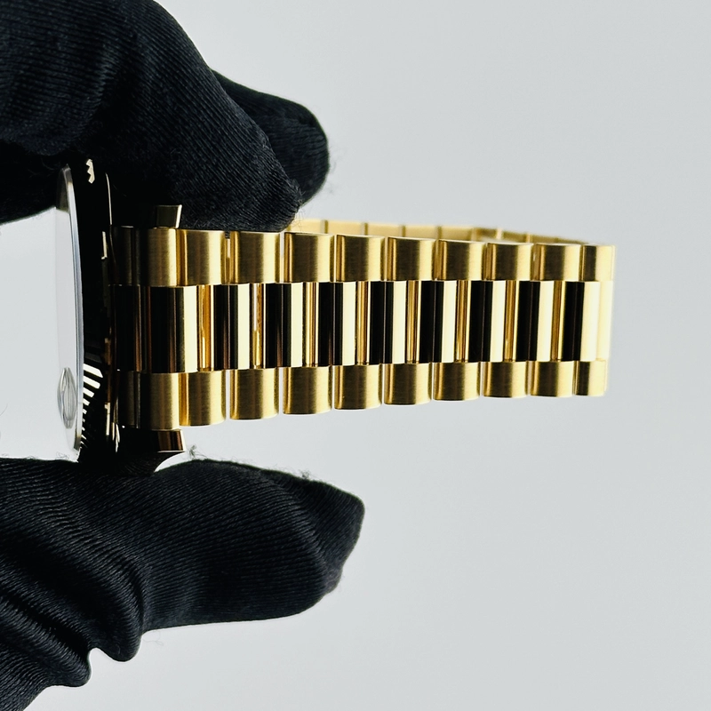 Rolex Day-Date 40 White / Yg Roman Markers Dial on President Bracelet Ref. 228238 Card 2026 view 5