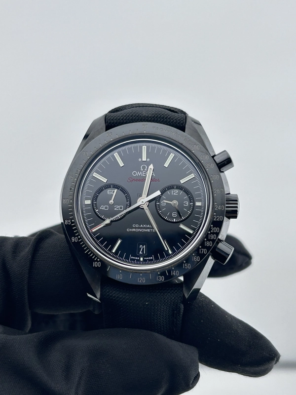 Omega Speedmaster Dark Side Of The Moon Black Index Dial on Fabric Strap Ref. 311.92.44.51.01.003 Complete view 2