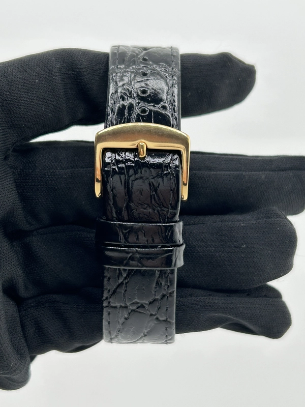 Rolex Datejust 36 Champagne Diamond Dial on Generic Black Leather Strap Ref. 16233 1989 view 4