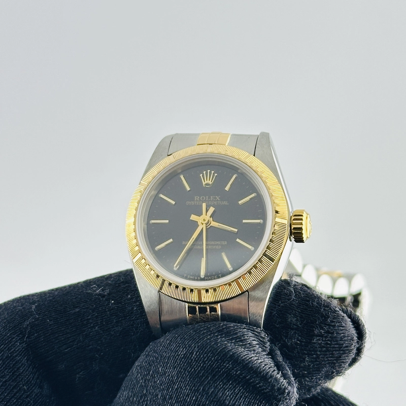 Rolex Datejust Lady Black Stick Dial on D Link Jubilee Ref. 76243 1999 view 3