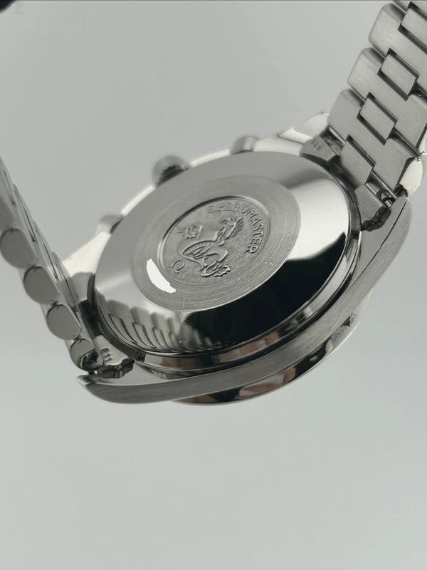 Omega Speedmaster Reduced Black Dial on Stainless Steel Bracelet Ref. 3510.50 view 7