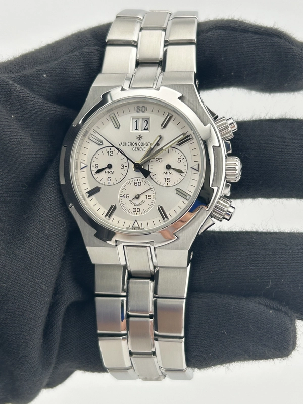 Vacheron Constantin Overseas Silver Dial on Stainless Steel Ref. 49140/423A-8790 Complete 2004 view 3