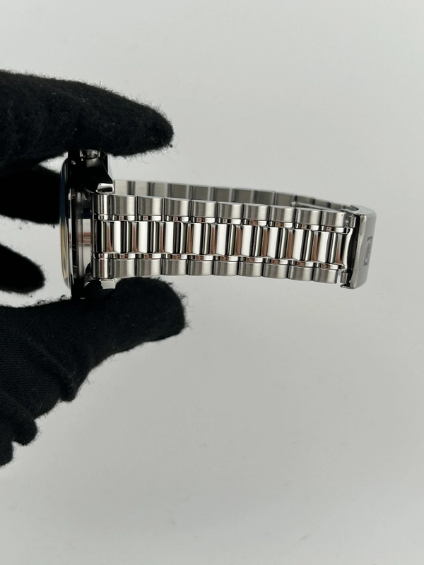 Omega Speedmaster Reduced Black Dial on Stainless Steel Bracelet Ref. 3510.50.00 view 5