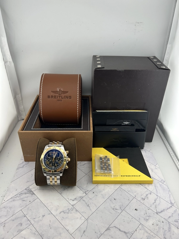 Breitling Chronomat Black Roman Dial on Stainless Steel/Rose Gold Ref. CB0110 Card 2016 view 7
