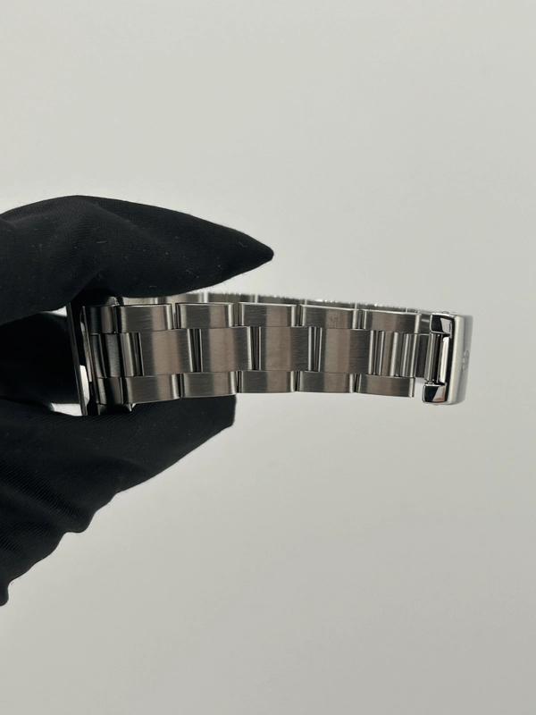 Rolex Oyster Perpetual Salmon / Arabic Numerals Dial on Oyster Bracelet Ref. 67480 Papers 1998 view 5