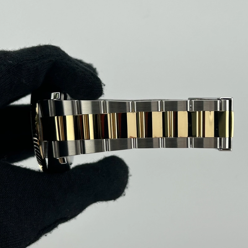 Rolex SkyDweller Champagne Index Dial on Oyster Bracelet Ref. 326933 Card 2022 view 5