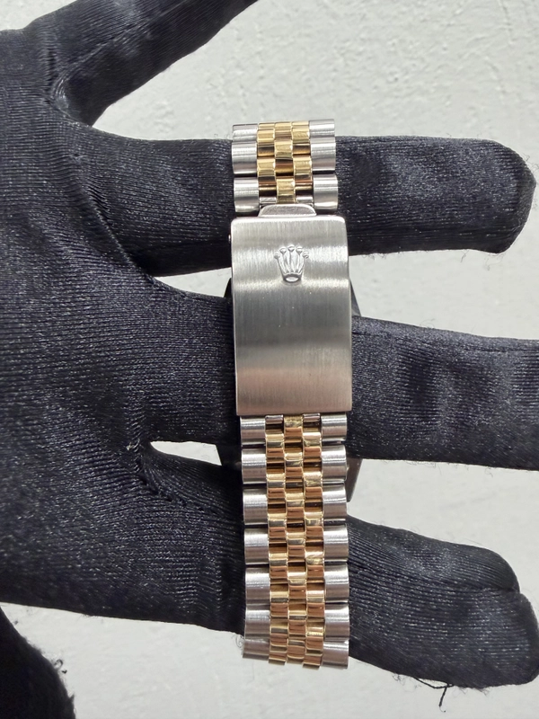 Rolex Datejust White Stick Dial on Oyster Ref. 16233 Papers 2004 view 3