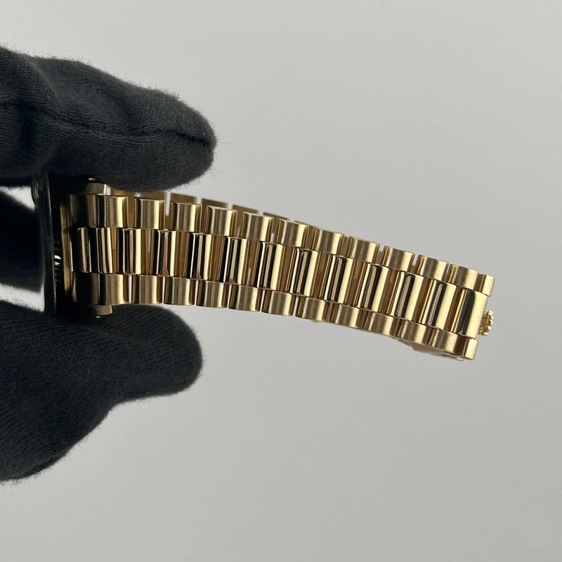 Rolex Datejust Stick Dial on Oyster Ref. 6827 1984 view 4