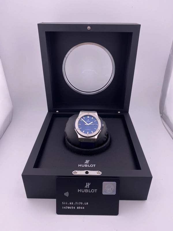 Hublot Classic Fusion Blue Blue Dial on Blue Rubber Ref. 511.NX.7170.LR Complete Open Date view 7