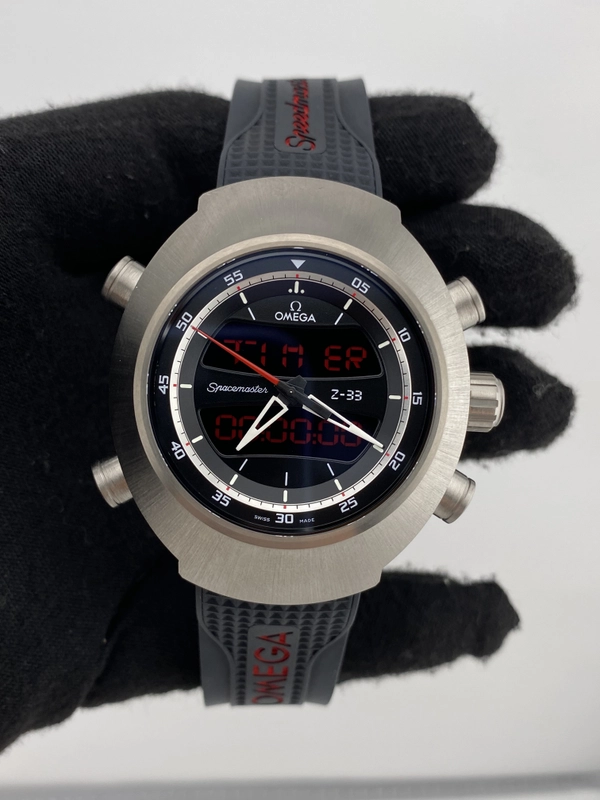 Omega Speedmaster Spacemaster Z‑33 Black Dial on Rubber Ref. 325.92.43.79.01.001 Complete 2026 view 2