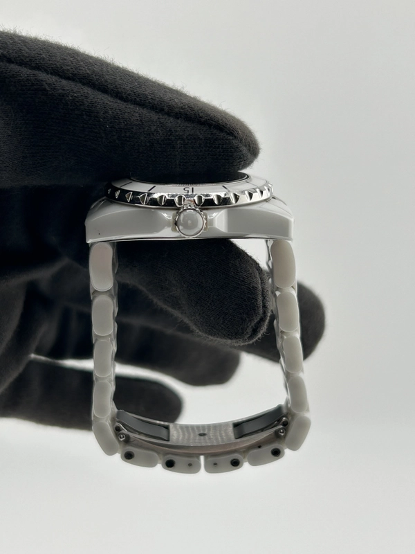 Chanel J12 White Diamond Dial on White Ceramic Bracelet Ref. H1628 Complete 2013 view 6