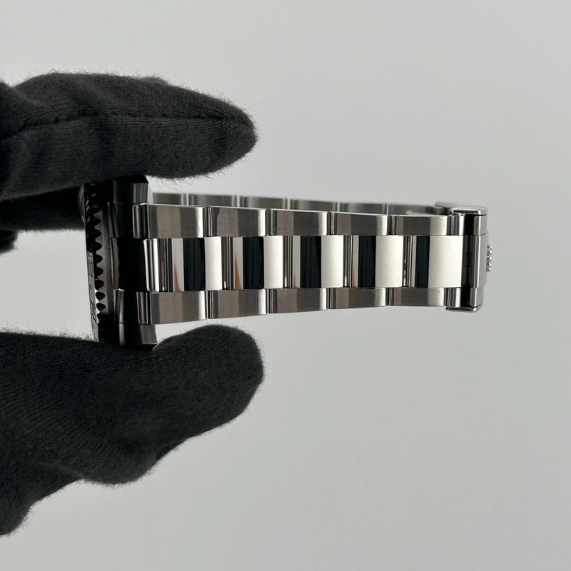 Rolex GMT-Master II Black Dial on Oyster Ref. 116710LN Card Open Date view 5
