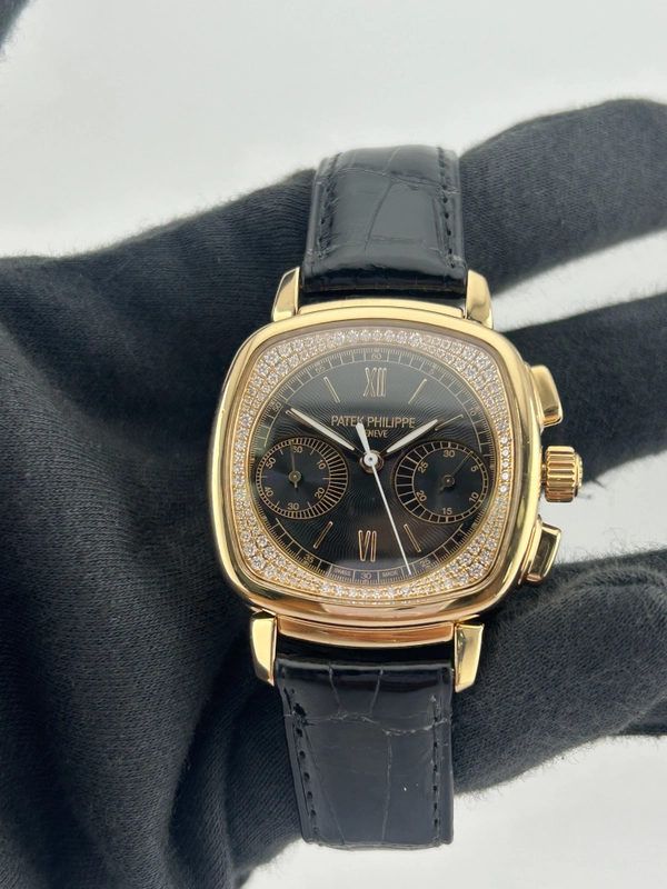Patek Philippe Chronograph Black Dial Ref. 7071R-010 Complete 2016 view 2