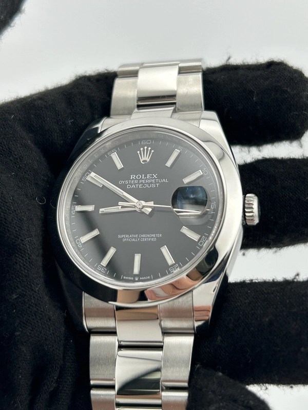 Rolex Datejust 41 Black Index Dial on Oyster Steel Bracelet Ref. 126300 Card 2020 view 3