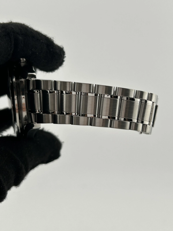 Omega Speedmaster Black Dial on Stainless Steel Bracelet Ref. 3513.50.00 view 5