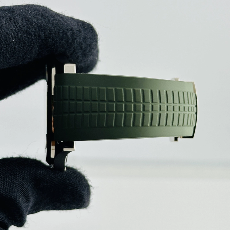 Patek Philippe Aquanaut Khaki Green Dial on Rubber Band Ref. 5168G-010 Complete 2021 view 5
