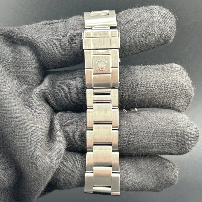 Rolex GMT-Master Black Dial on Oyster Ref. 16700 Papers 2000 view 4