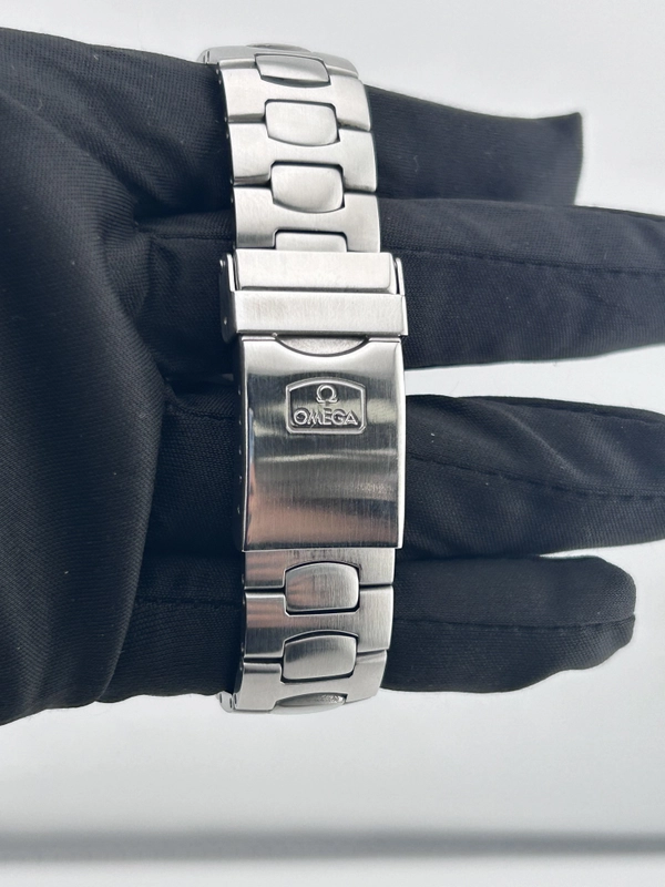 Omega Seamaster Professional 200M Dark Blue Dial on Stainless Steel Ref. 2850.5 view 3