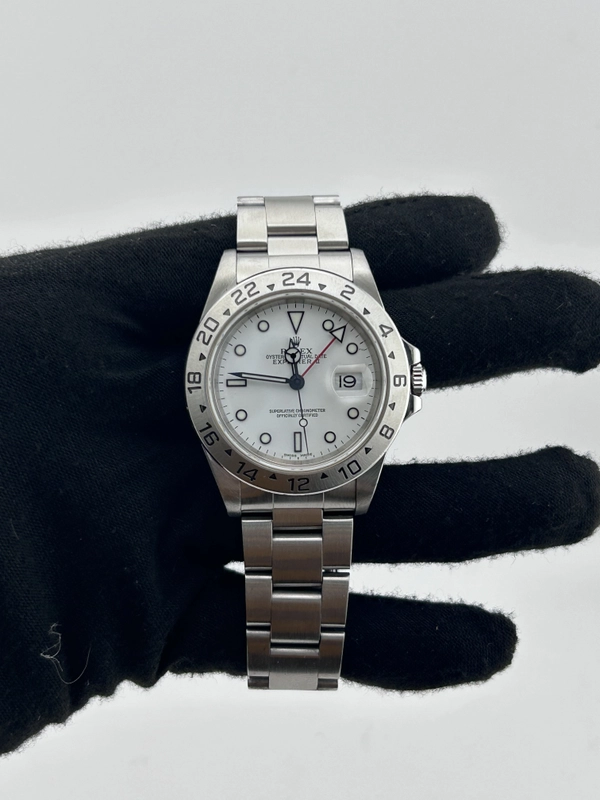 Rolex Explorer II White Dial on Oyster Ref. 16570 Papers 2000 view 2