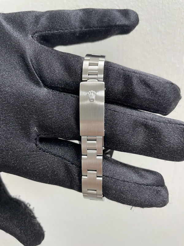 Rolex Oyster Perpetual Black Dial on Oyster Ref. 76030 Papers 2001 view 3