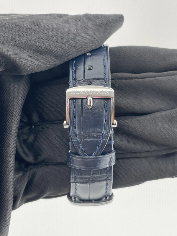 Blancpain Women Black Dial on Generic Leather Ref. 3760-1130-52B Complete 2012 view 4