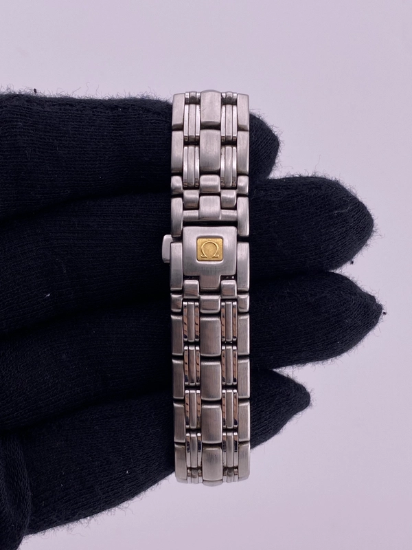 Omega Seamaster 120m White Dial on Stainless Steel Bracelet Ref. 2581.2 view 4