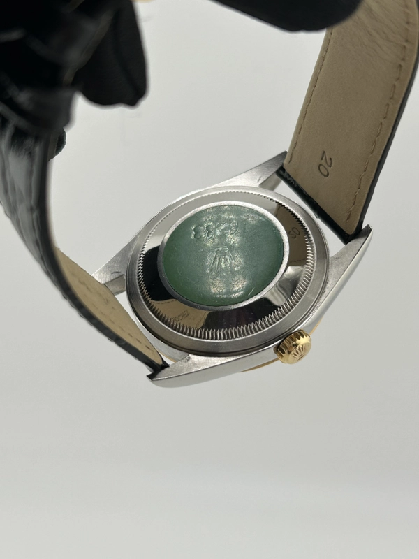 Rolex Datejust 36 Champagne Stick Dial on Generic Black Leather Strap Ref. 16233 1993 view 7