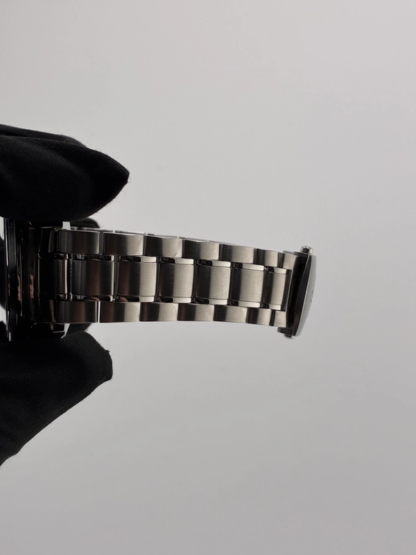 Omega Speedmaster Racing Black Dial on Stainless Steel Bracelet Ref. 326.30.40.50.01.002 Card view 5