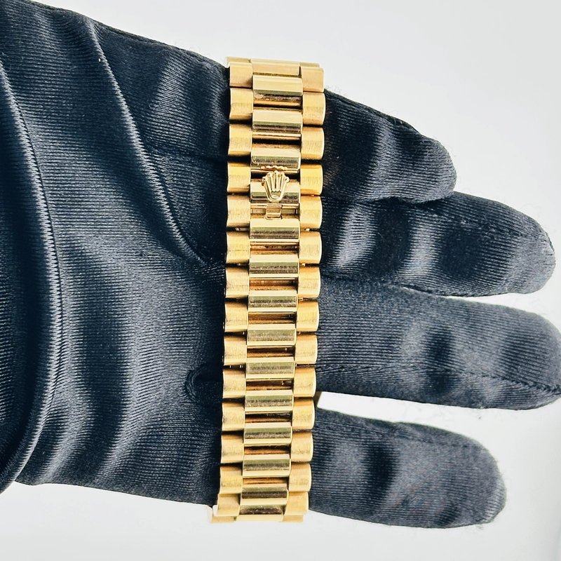 Rolex Day-Date Black Roman Dial on President Bracelet Ref. 218235 Card 2011 view 4