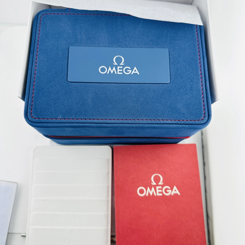 Omega Seamaster Diver 300M White Dial on Rubber Strap Ref. 210.32.42.20.04.002 Card Open Date view 6