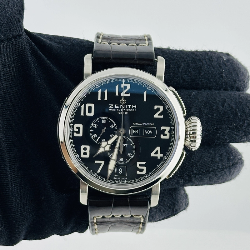 Zenith Pilot Type 20 Montre d'Aeronef Black Dial on Leather Band Ref. 03.2430.4054 Complete Open Date view 3